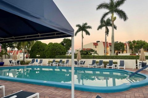 Condo in Lake Worth, Florida, 1 bedroom № 2391746 - photo 16