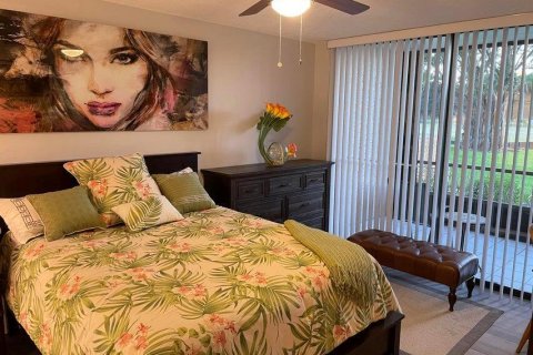Condo in Lake Worth, Florida, 1 bedroom № 2391746 - photo 4