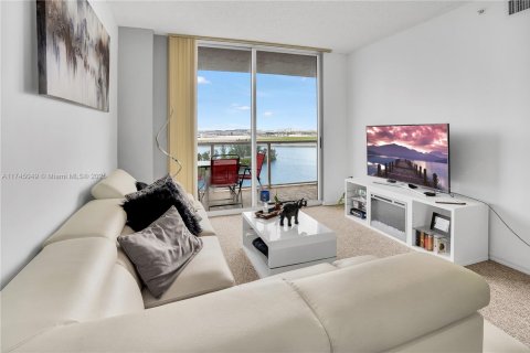 Купить кондоминиум в Майами, Флорида 2 спальни, 89.46м2, № 2034860 - фото 5