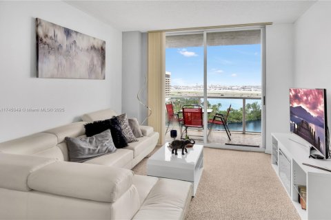 Купить кондоминиум в Майами, Флорида 2 спальни, 89.46м2, № 2034860 - фото 6