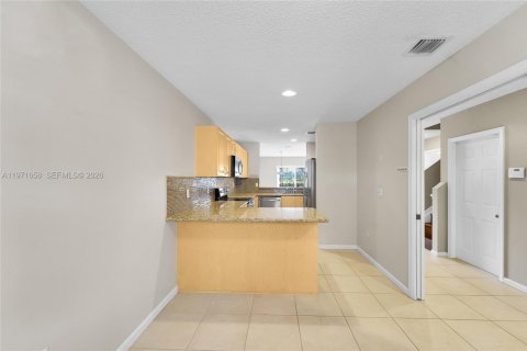 Touwnhouse à vendre à Sunrise, Floride: 3 chambres, 160.44 m2 № 2040787 - photo 3