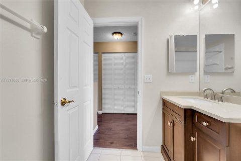 Touwnhouse à vendre à Sunrise, Floride: 3 chambres, 160.44 m2 № 2040787 - photo 13