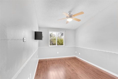 Touwnhouse à vendre à Sunrise, Floride: 3 chambres, 160.44 m2 № 2040787 - photo 11