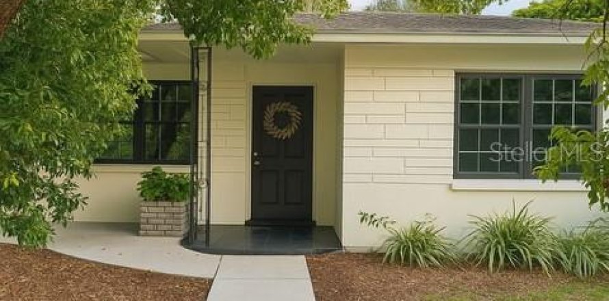 House in Clearwater, Florida 3 bedrooms, 125.14 sq.m. № 1834836