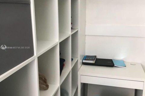 Снять в аренду квартиру в Дания-Бич, Флорида 1 спальня, 66.24м2, № 2003957 - фото 6