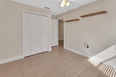 House in Deltona, Florida 3 bedrooms, 152.36 sq.m. № 1869187 - photo 19