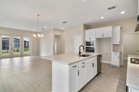 House in Kissimmee, Florida 2 bedrooms, 147.06 sq.m. № 1914159 - photo 5