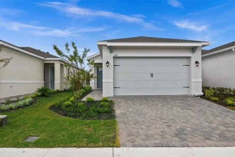 House in Kissimmee, Florida 2 bedrooms, 147.06 sq.m. № 1914159 - photo 1