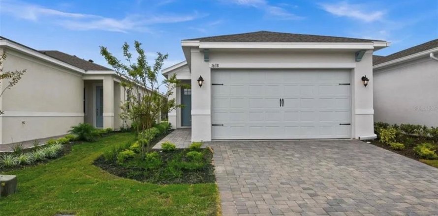 House in Kissimmee, Florida 2 bedrooms, 147.06 sq.m. № 1914159