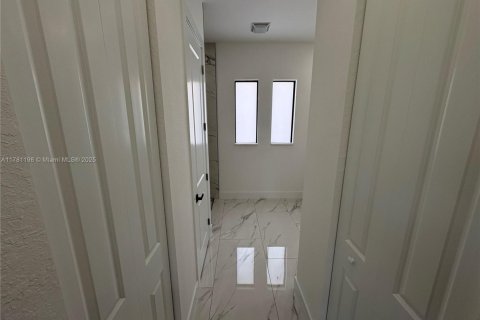 House in Lehigh Acres, Florida 3 bedrooms № 1731688 - photo 12