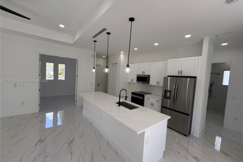 House in Lehigh Acres, Florida 3 bedrooms № 1731688 - photo 7