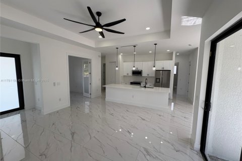 House in Lehigh Acres, Florida 3 bedrooms № 1731688 - photo 6