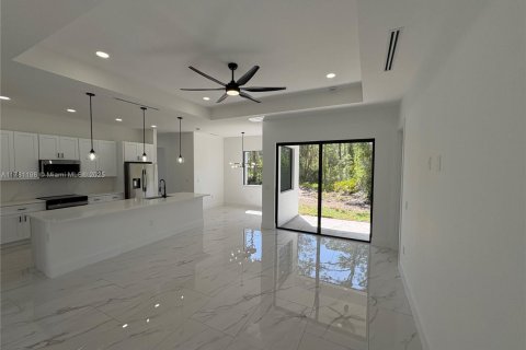 House in Lehigh Acres, Florida 3 bedrooms № 1731688 - photo 18