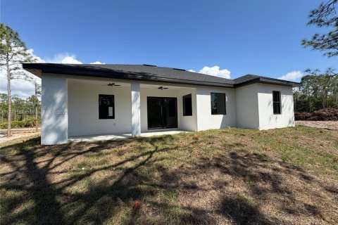 House in Lehigh Acres, Florida 3 bedrooms № 1731688 - photo 19