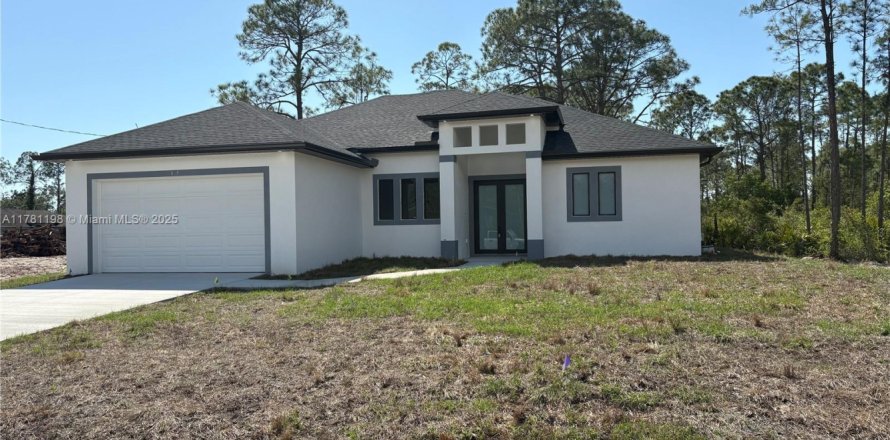 House in Lehigh Acres, Florida 3 bedrooms № 1731688