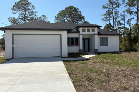 House in Lehigh Acres, Florida 3 bedrooms № 1731688 - photo 4