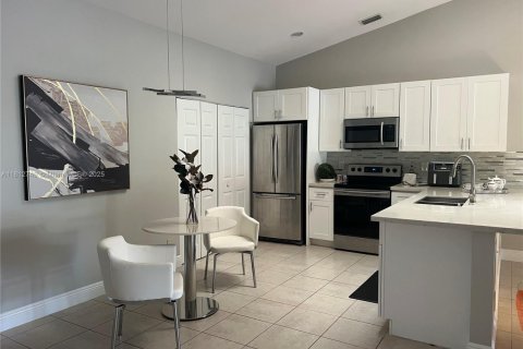 Villa ou maison à louer à Boca Raton, Floride: 3 chambres, 143.44 m2 № 1766444 - photo 4