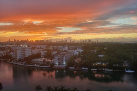 Copropriété à louer à Miami Beach, Floride: 1 chambre, 82.68 m2 № 1762779 - photo 1