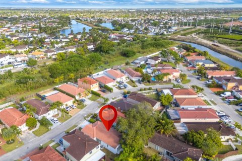 Купить виллу или дом в Майами, Флорида 3 спальни, 130.62м2, № 2026408 - фото 24