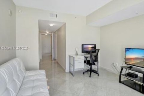Condo in Sunny Isles Beach, Florida, 2 bedrooms  № 1729616 - photo 19