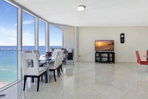Condo in Sunny Isles Beach, Florida, 2 bedrooms  № 1729616 - photo 13
