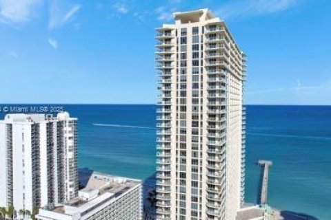 Condo in Sunny Isles Beach, Florida, 2 bedrooms  № 1729616 - photo 3