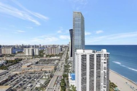 Condo in Sunny Isles Beach, Florida, 2 bedrooms  № 1729616 - photo 23