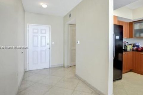 Condo in Sunny Isles Beach, Florida, 2 bedrooms  № 1729616 - photo 17