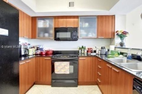Condo in Sunny Isles Beach, Florida, 2 bedrooms  № 1729616 - photo 16
