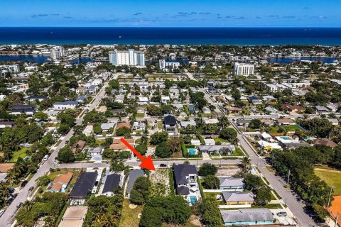 Commercial property in Delray Beach, Florida № 2172925