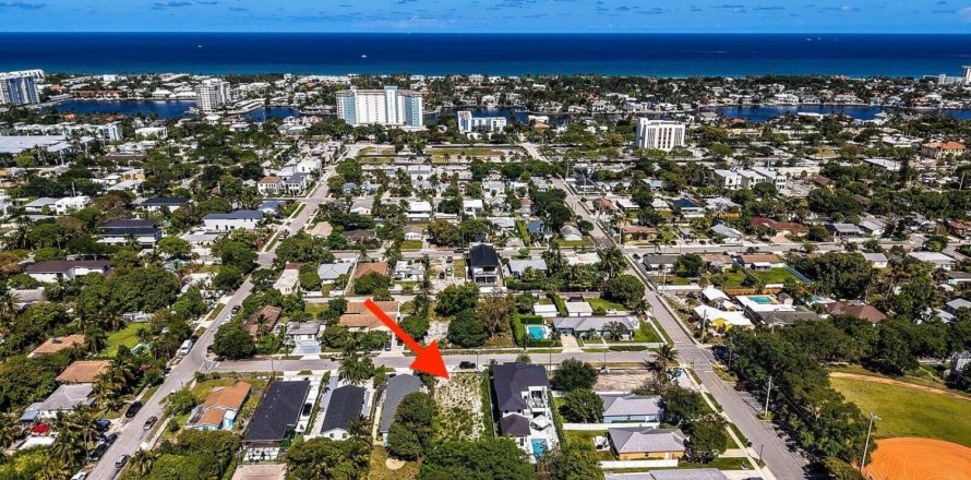 Commercial property in Delray Beach, Florida № 2172925
