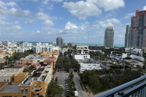 Condo in Miami Beach, Florida, 1 bedroom № 2026166 - photo 3