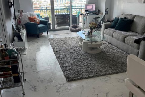 Condo in Miami Beach, Florida, 1 bedroom № 2026166