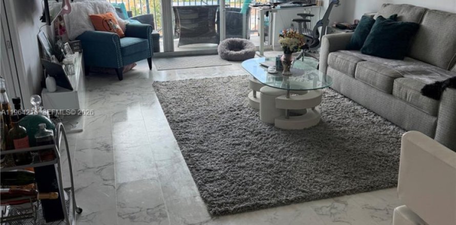 Condo in Miami Beach, Florida, 1 bedroom № 2026166