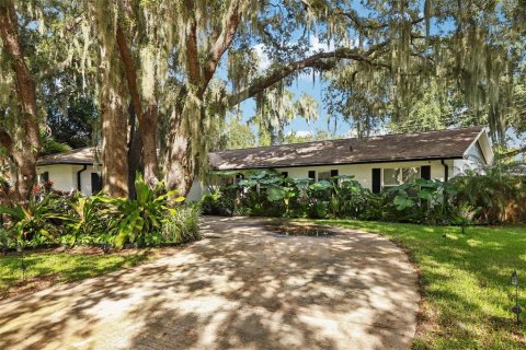 House in Brandon, Florida 4 bedrooms, 184.5 sq.m. № 2430567