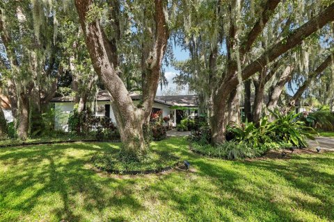 House in Brandon, Florida 4 bedrooms, 184.5 sq.m. № 2430567 - photo 2