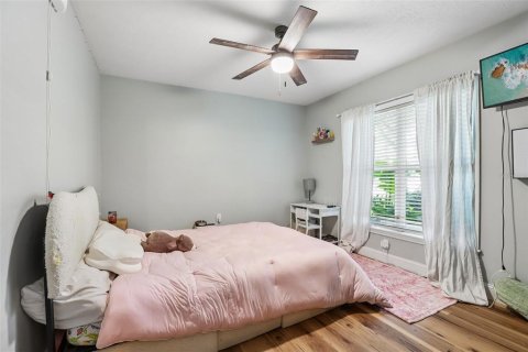 House in Brandon, Florida 4 bedrooms, 184.5 sq.m. № 2430567 - photo 19