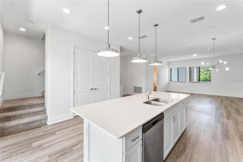 Townhouse in Orlando, Florida 4 bedrooms, 191.47 sq.m. № 1509496 - photo 16