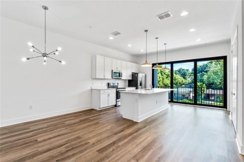 Townhouse in Orlando, Florida 4 bedrooms, 191.47 sq.m. № 1509496 - photo 11
