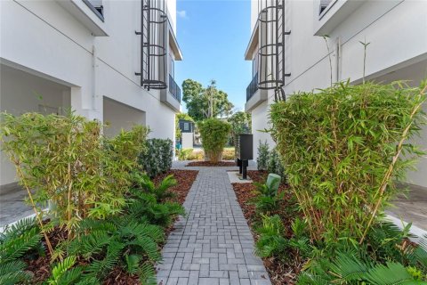 Townhouse in Orlando, Florida 4 bedrooms, 191.47 sq.m. № 1509496 - photo 27