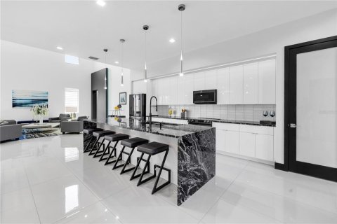 House in Saint Petersburg, Florida 4 bedrooms, 349.68 sq.m. № 1724764 - photo 16