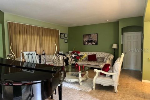 Villa ou maison à vendre à Kissimmee, Floride: 5 chambres, 339.19 m2 № 2143844 - photo 7
