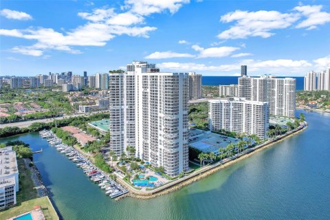 Copropriété à vendre à Aventura, Floride: 2 chambres, 126.44 m2 № 1762715 - photo 7