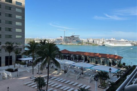 Купить кондоминиум в Майами, Флорида 1 спальня, 78.6м2, № 2033319 - фото 11