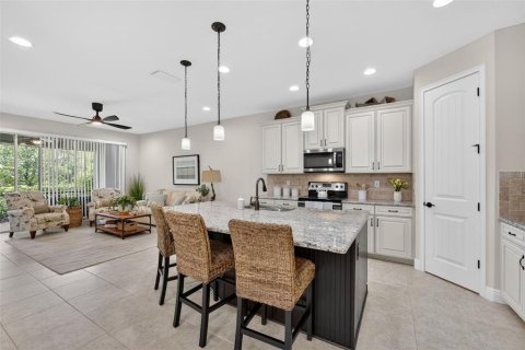 House in Venice, Florida 2 bedrooms, 156.73 sq.m. № 2151847 - photo 7
