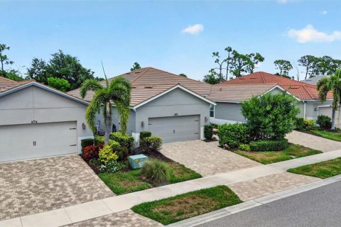 House in Venice, Florida 2 bedrooms, 156.73 sq.m. № 2151847 - photo 2