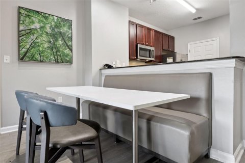 Condo in Winter Garden, Florida, 2 bedrooms  № 2200923 - photo 7