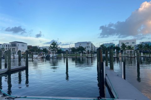 House in Key Largo, Florida 3 bedrooms, 159.42 sq.m. № 2080658 - photo 22