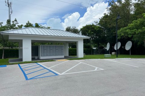 House in Key Largo, Florida 3 bedrooms, 159.42 sq.m. № 2080658 - photo 30
