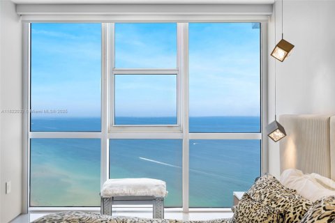 Condo in Sunny Isles Beach, Florida, 3 bedrooms  № 1784171 - photo 23